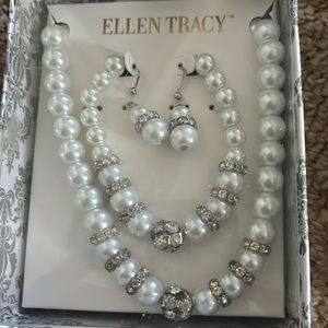 Ellen Tracy Faux pearls‎ - costume jewelry - 3 piece - Brand New - never worn
